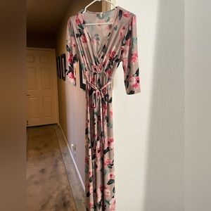 Pink Blush Blush/Floral Maternity Dress Size M